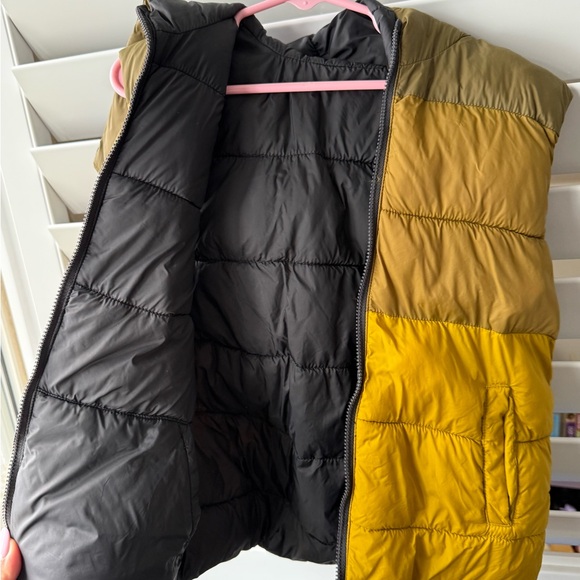 Assorted Sweaters and Jackets Collection - Picture 8 of 14